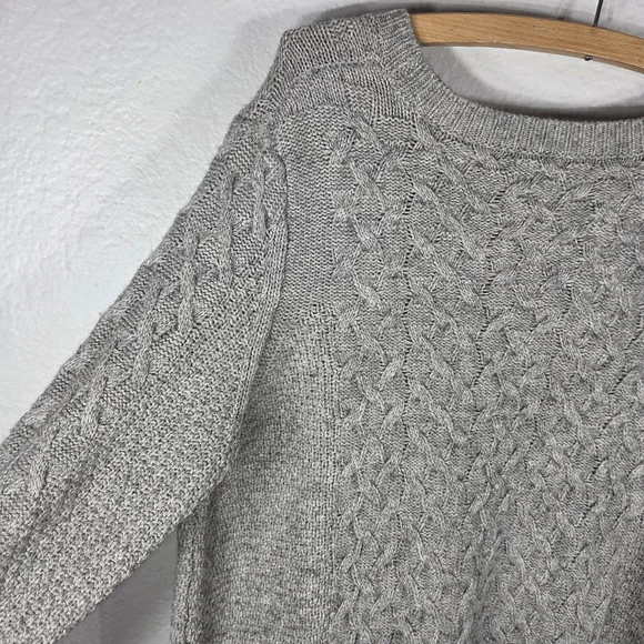 Vince Grey Colorblock Cable Knit Crewneck Sweater Size M Yak & Wool Blend - Picture 10 of 16
